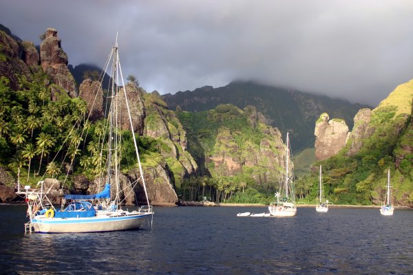 A lot of boats from France anchor with us.